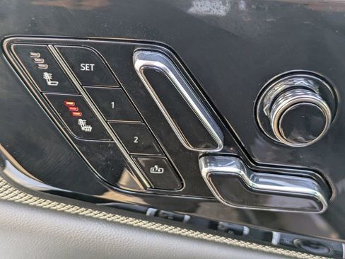 New 2026 Cadillac Optiq Luxury 1 image 22