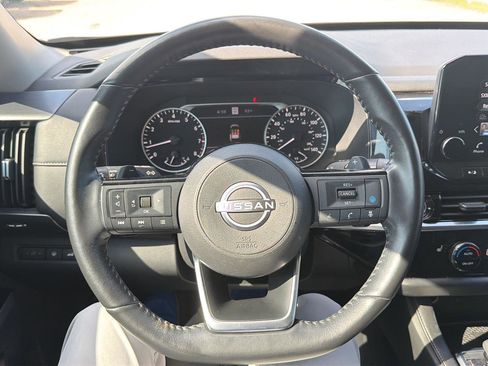 Used 2023 Nissan Pathfinder SL AWD/4WD image 22