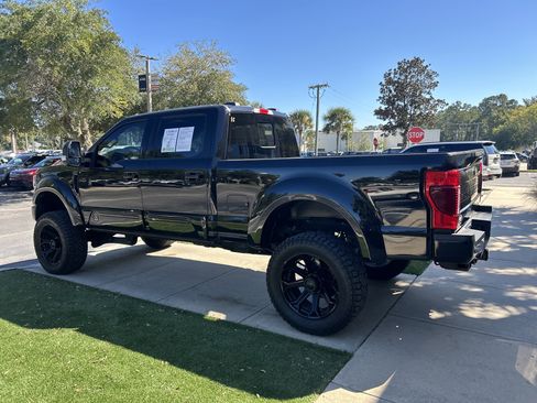 Used 2022 Ford F250 Lariat w/ Black Appearance Package image 5