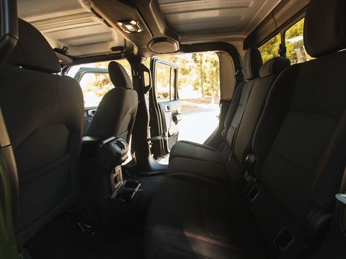 Used 2023 Jeep Gladiator Rubicon image 20