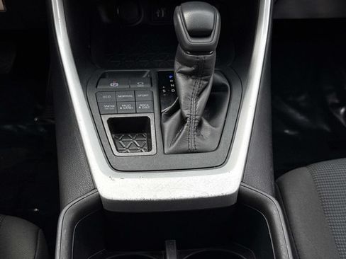 Used 2025 Toyota RAV4 LE AWD/4WD image 8
