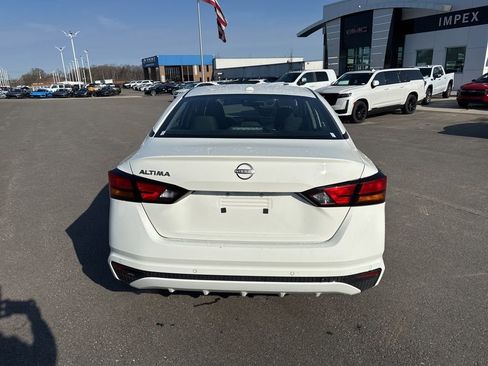 Used 2025 Nissan Altima 2.5 SV image 4