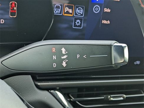 Used 2025 Chevrolet Equinox EV RS image 28