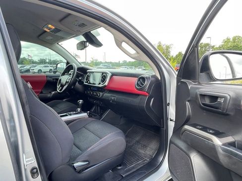 Used 2023 Toyota Tacoma SR5 w/ Technology Package AWD/4WD image 39