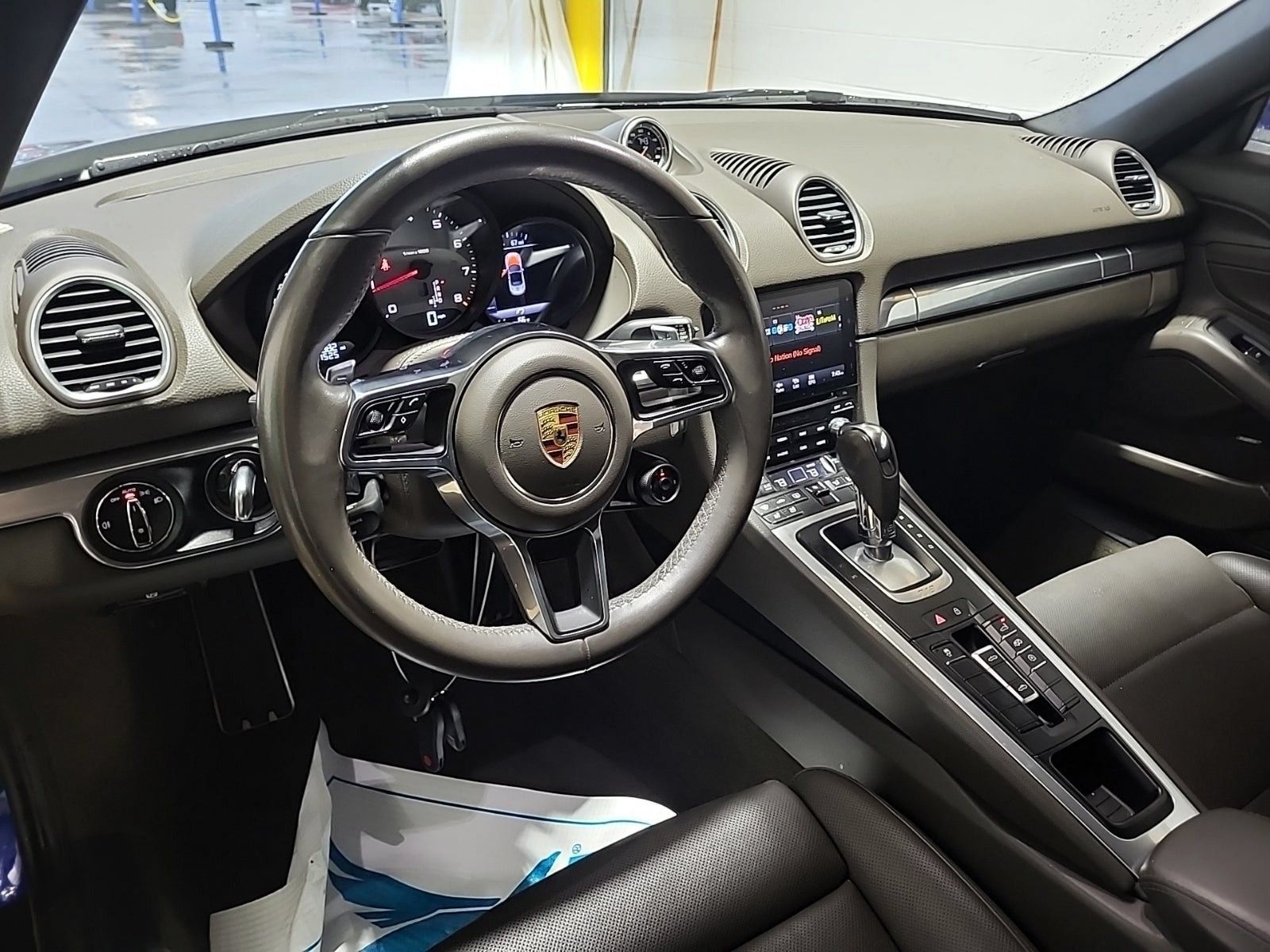 Used 2021 Porsche 718 Boxster S RWD image 10