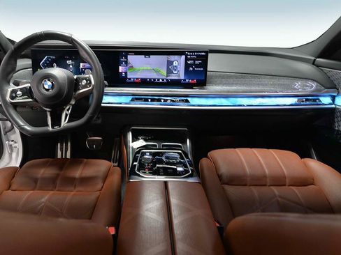 Certified 2023 BMW 760i xDrive w/ Executive Package image 12