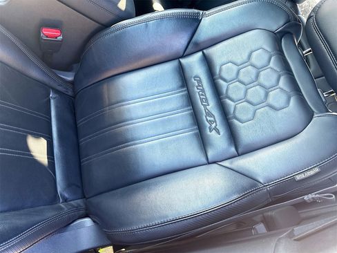 Used 2022 Nissan Frontier PRO-4X w/ Pro-4X Premium Package image 19