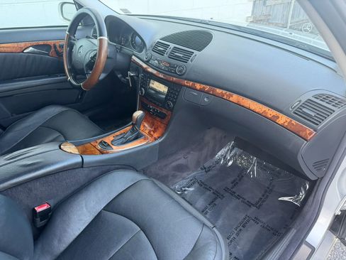 Used 2003 Mercedes-Benz E 500 Sedan image 12