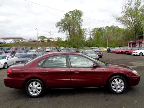 Used 2005 Ford Taurus SEL image 4