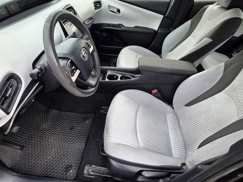 Used 2016 Toyota Prius Two FWD image 6