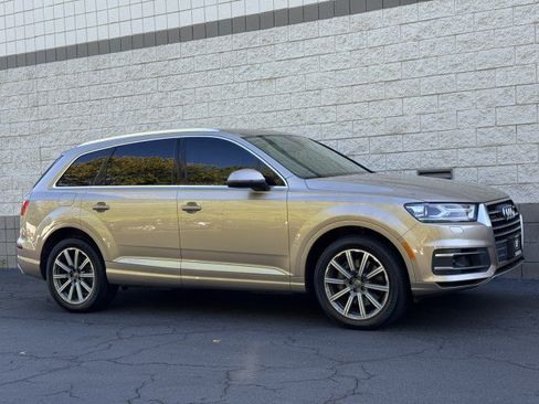 Used 2018 Audi Q7 3.0T Premium Plus w/ Premium Plus Package AWD/4WD image 4