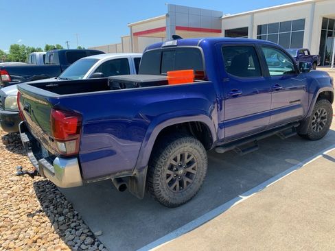 Used 2023 Toyota Tacoma SR5 RWD image 2