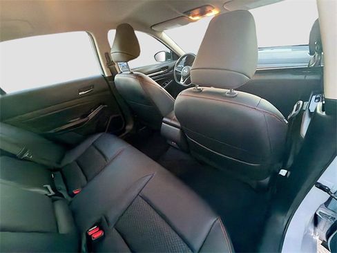 Used 2024 Nissan Altima 2.5 SR image 28