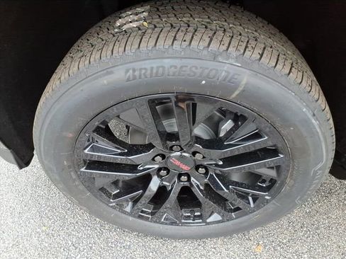 New 2026 GMC Yukon XL Denali w/ Sun & Power Step Package image 13