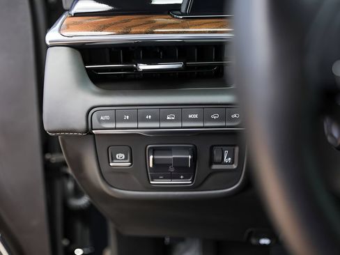 Certified 2024 Cadillac Escalade Sport Platinum w/ LPO, ONYX Package AWD/4WD image 15