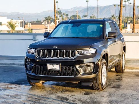 New 2025 Jeep Grand Cherokee Laredo X w/ Luxury Tech Group I image 4