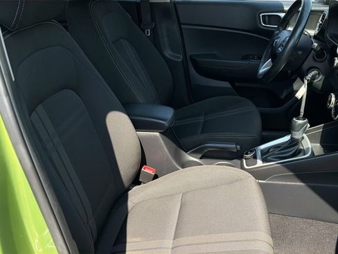 Certified 2023 Hyundai Venue SEL FWD image 25