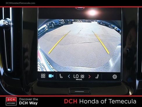 Used 2023 Volvo XC40 B4 Ultimate image 13