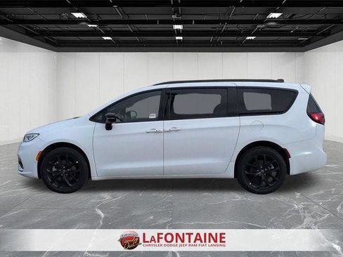 New 2026 Chrysler Pacifica Limited w/ S Appearance Package AWD/4WD image 2