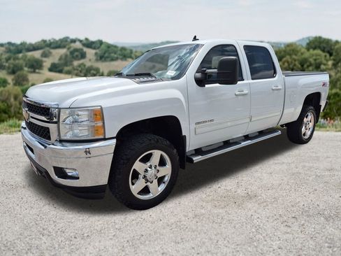 Used 2014 Chevrolet Silverado 2500 LTZ w/ LTZ Plus Package AWD/4WD image 3