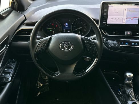 Used 2019 Toyota C-HR Limited FWD image 14