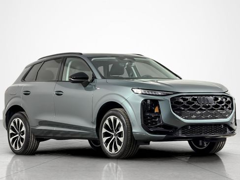New 2026 Audi Q3 quattro 2.0T AWD/4WD image 2