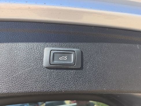 Used 2019 Audi Q5 2.0T Premium image 15