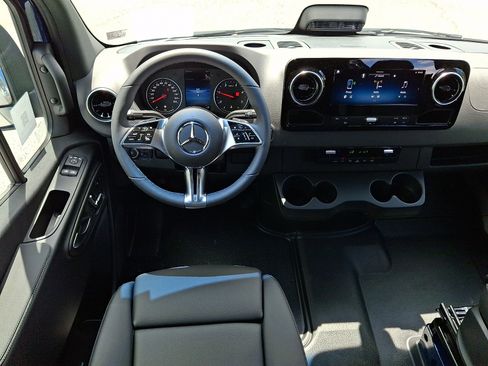 Used 2026 Mercedes-Benz Sprinter 2500 image 12