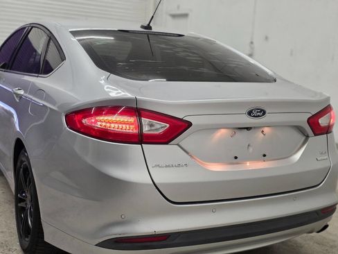 Used 2016 Ford Fusion SE image 8