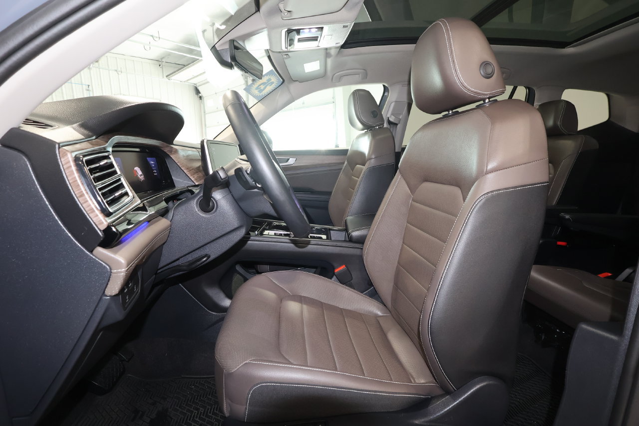 Used 2025 Volkswagen Atlas SEL AWD/4WD image 22