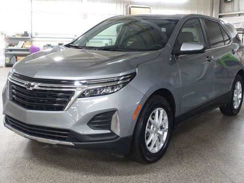 Used 2024 Chevrolet Equinox LT w/ LPO, Floor Liner Package FWD image 3