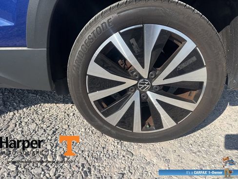Used 2023 Volkswagen Taos SE w/ Panoramic Sunroof Package image 20