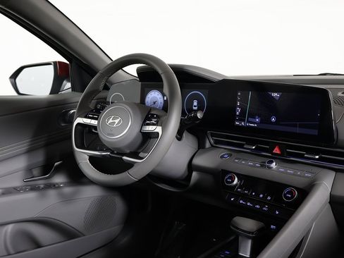 Certified 2024 Hyundai Elantra SEL w/ Convenience Package image 34