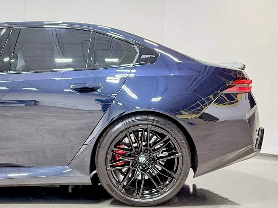 Used 2026 BMW M5 w/ Executive Package AWD/4WD image 13