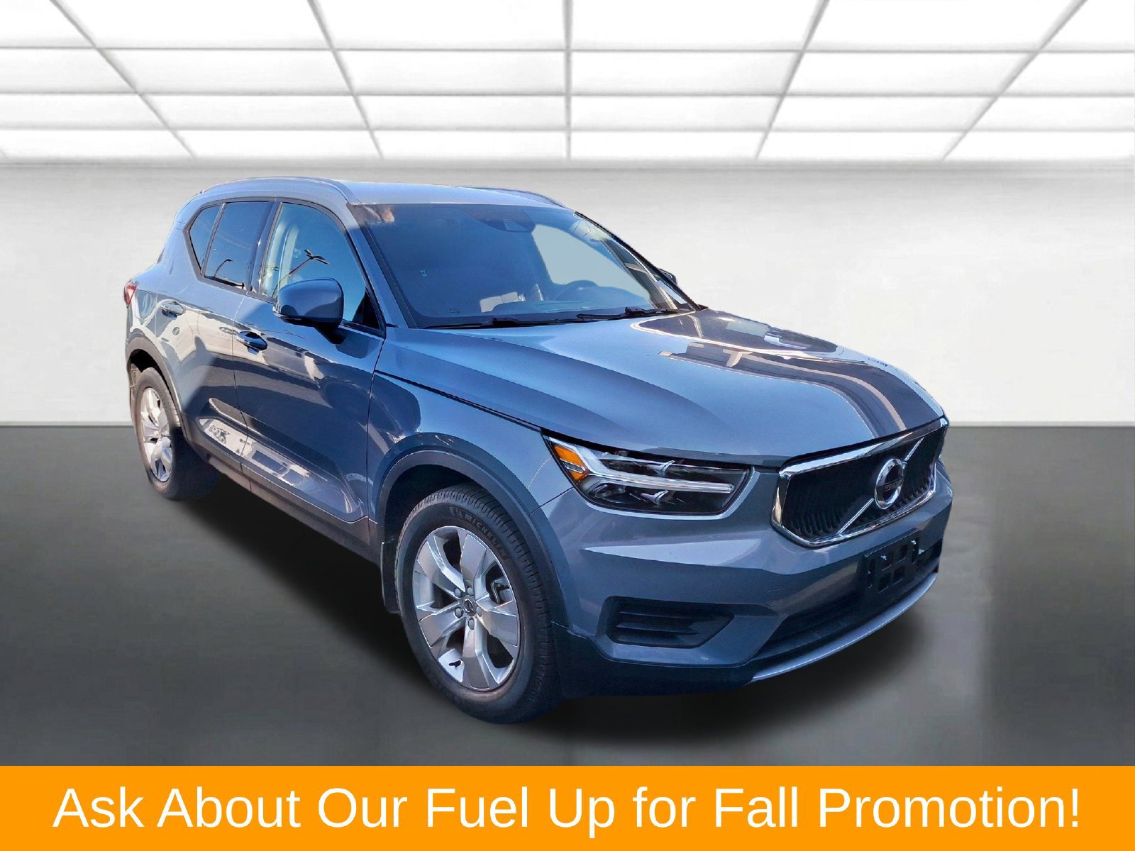 Used 2020 Volvo XC40 T5 Momentum AWD/4WD image 1