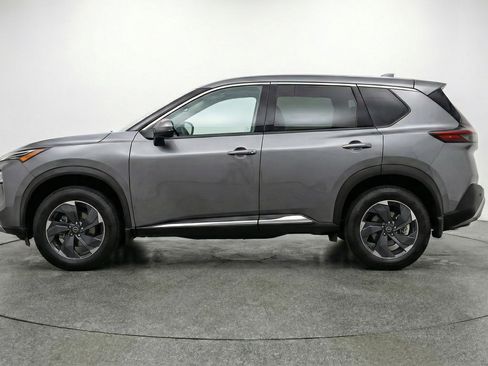 Used 2025 Nissan Rogue SV image 5