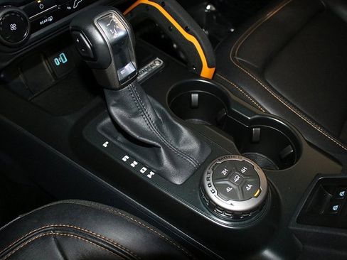 Used 2024 Ford Bronco Badlands image 21