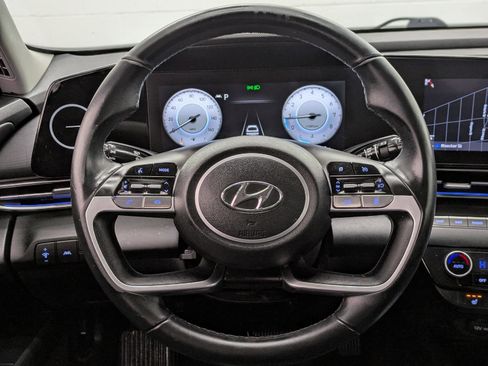 Used 2022 Hyundai Elantra Limited image 26