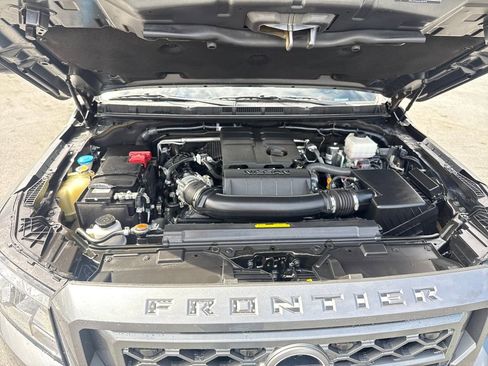 Used 2024 Nissan Frontier SV w/ SV Convenience Package image 23
