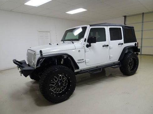 Used 2016 Jeep Wrangler Unlimited Sport w/ Quick Order Package 24S AWD/4WD image 3