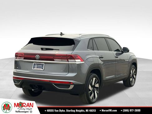 Used 2025 Volkswagen Atlas Cross Sport SE w/ Panoramic Sunroof Package AWD/4WD image 4
