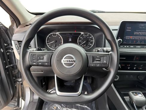 Used 2021 Nissan Rogue S FWD image 17