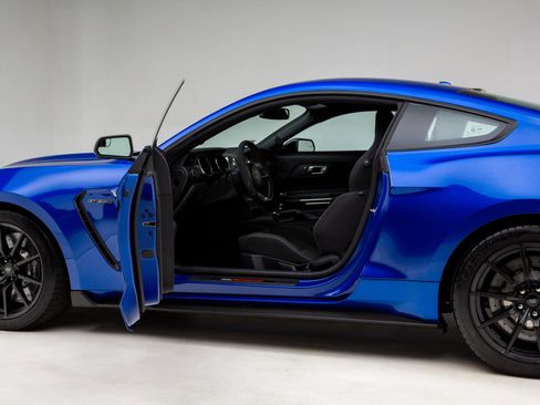 Used 2018 Ford Mustang Shelby GT350 w/ Electronics Package image 19