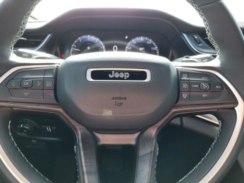 New 2025 Jeep Grand Cherokee L Limited w/ Black Appearance Package image 18