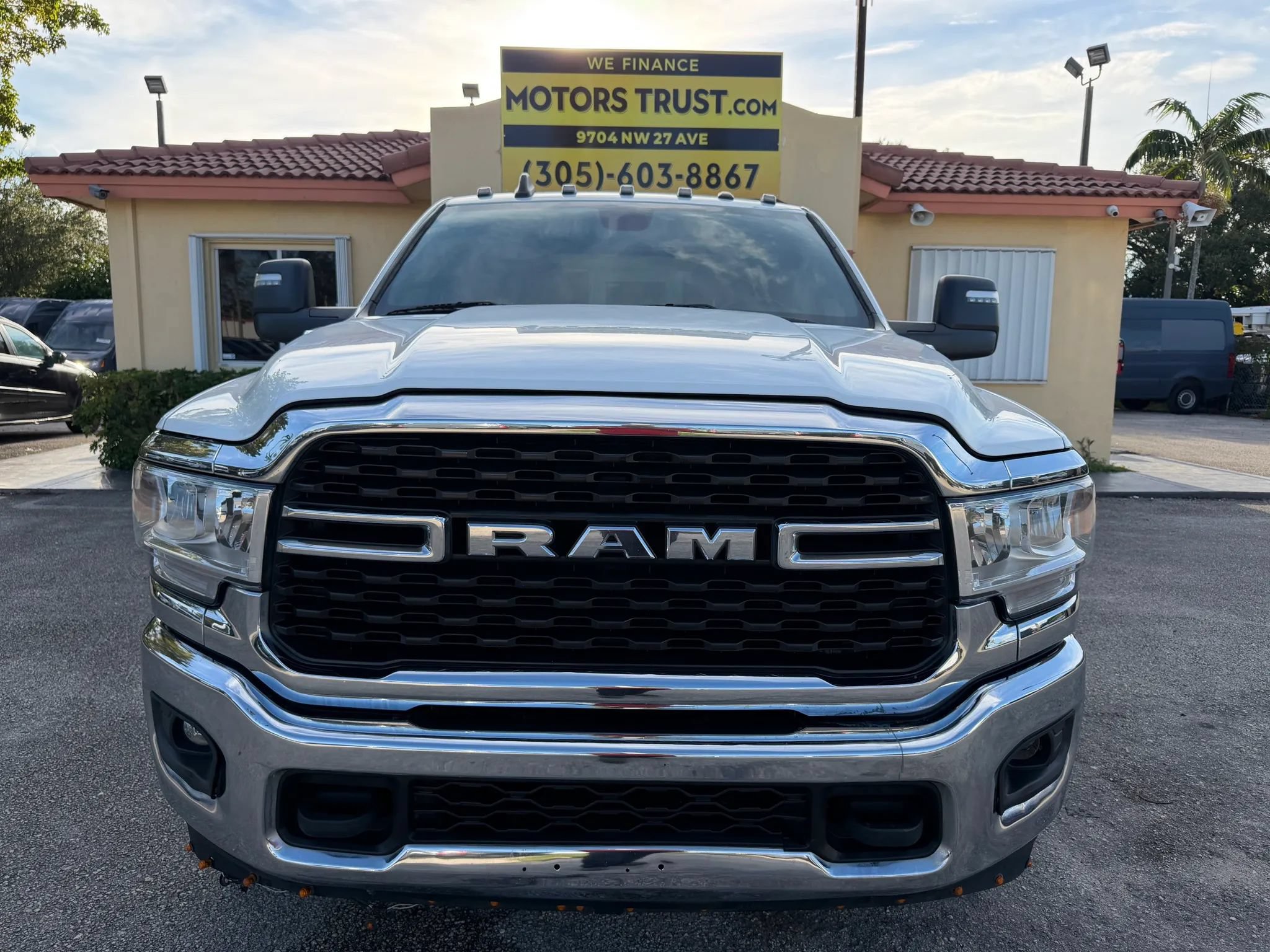 Used 2023 RAM 3500 4x4 Crew Cab Big Horn DRW w/ Level 1 Equipment Group image 10