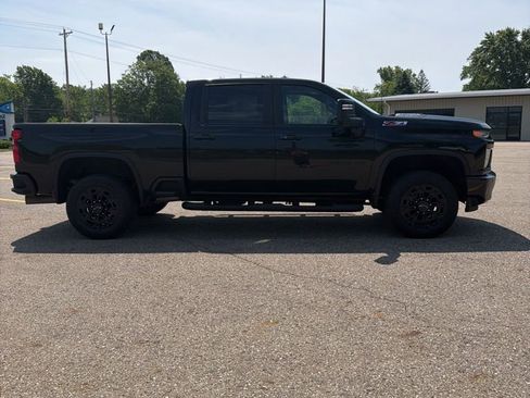 Used 2022 Chevrolet Silverado 2500 LTZ w/ LTZ Plus Package AWD/4WD image 4