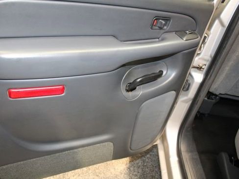 Used 2005 Chevrolet Silverado 2500 W/T w/ Skid Plate Package image 21