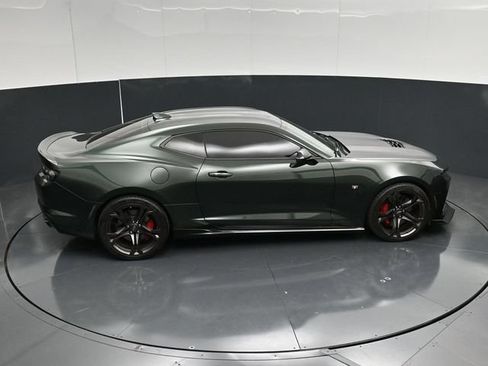 Used 2020 Chevrolet Camaro SS RWD image 45