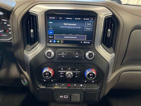 Used 2022 GMC Sierra 1500 SLE AWD/4WD image 19
