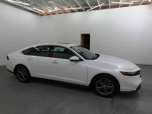 Certified 2023 Honda Accord EX image 4